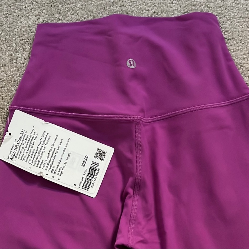 NWT lululemon cropped aligns 21”